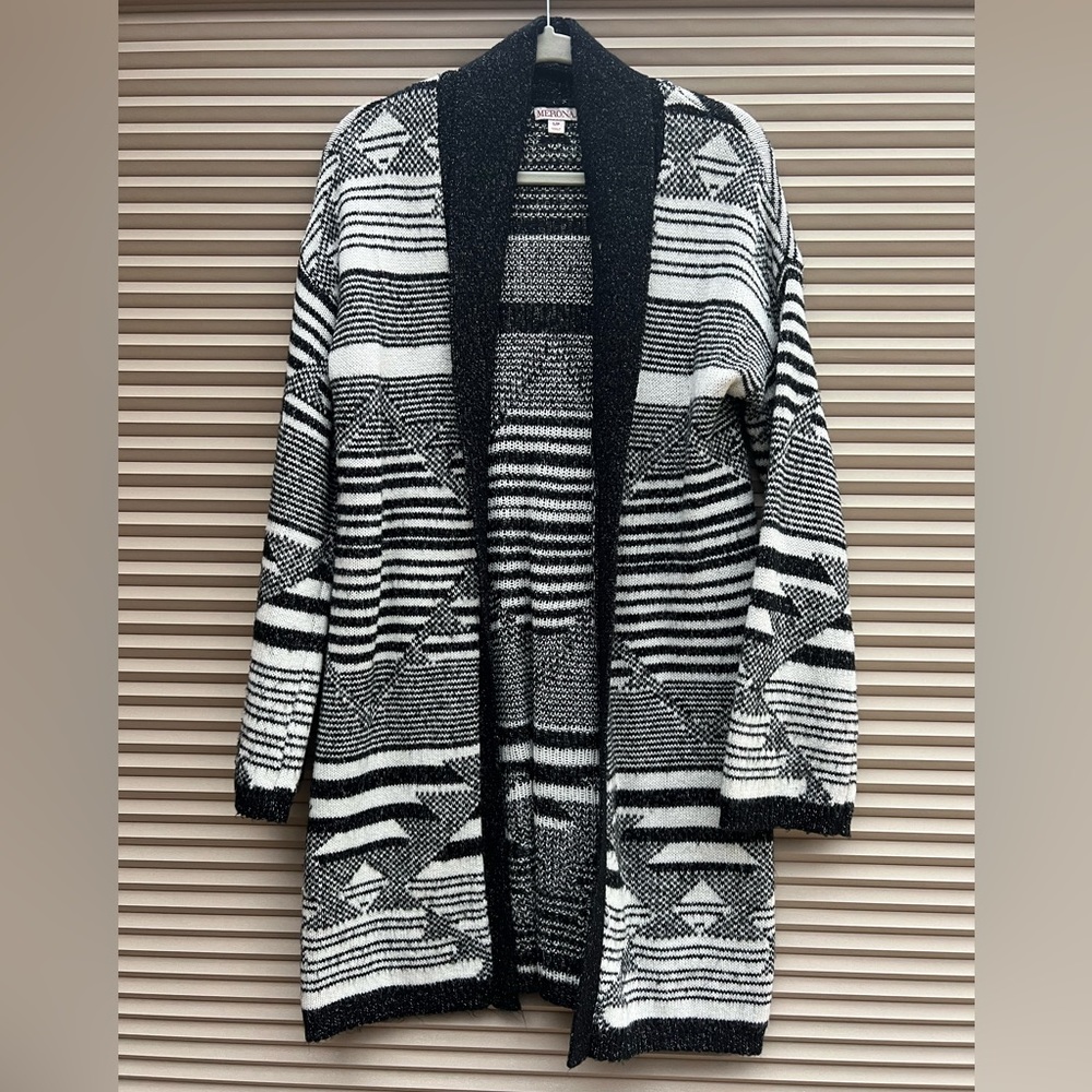 Merona Woman’s Black and White Sweater “Duster” Size Small EUC